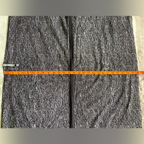 Lululemon Vinyasa Scarf *Rulu - Picture 8 of 8